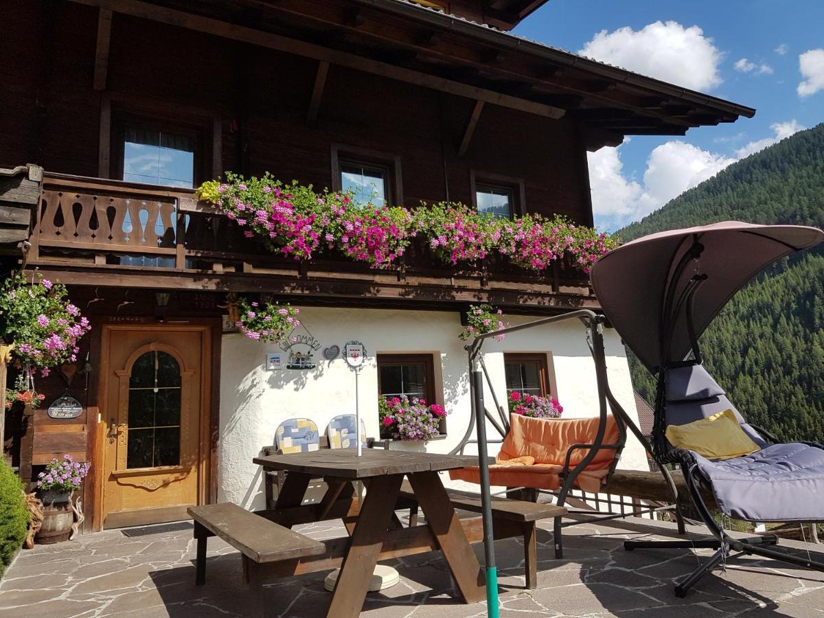Pension Fuerhapter Mit Bio- Bauernhof Sankt Jakob in Defereggen Luaran gambar